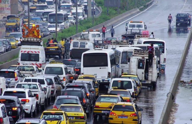 Autoroute à péage bloquée par une coupure de courant