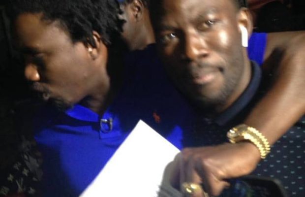 Les retrouvailles émouvants entre l’ex photographe de Facedakar Gomis et le chanteur Wally Seck