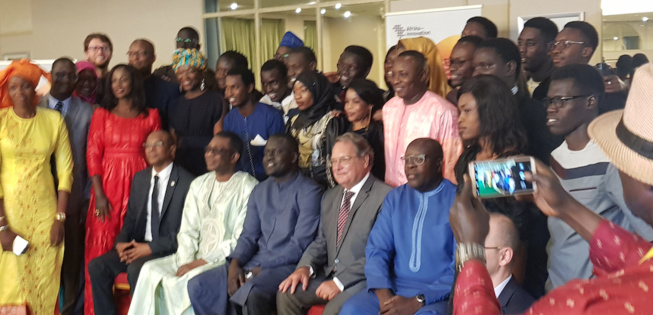 Cocktail de cloture d'AFRIKA INNOVATION sur le Forum du Tourisme de Dakar. Cocktail de cloture d'AFRIKA INNOVATION sur le Forum du Tourisme de Dakar.