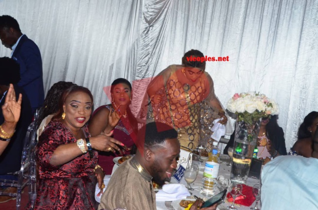 VIDEO ANNIVERSAIRE: Entrée spectaculaire de Wally Seck sur le toit du Grand Théâtre. VIDEO ANNIVERSAIRE: Entrée spectaculaire de Wally Seck sur le toit du Grand Théâtre.