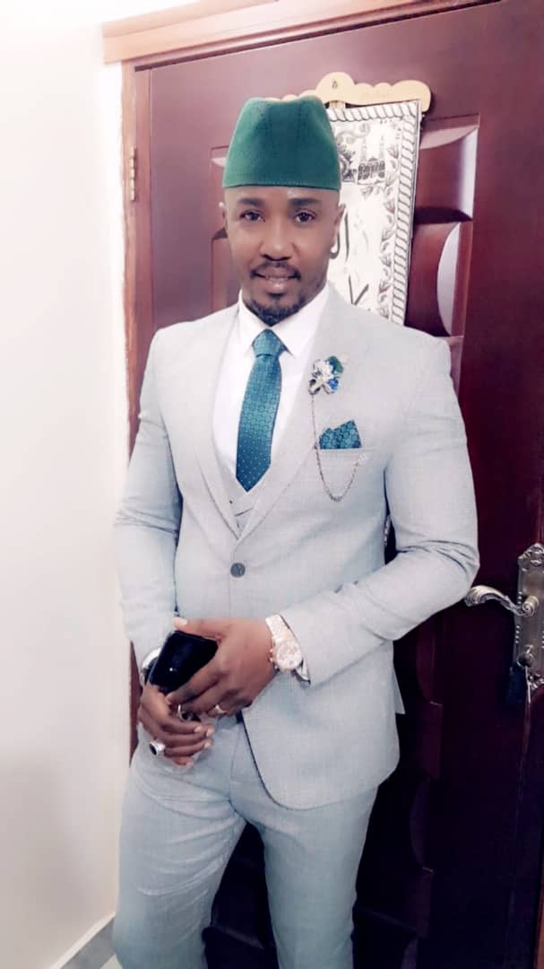 ANNIVERSAIRE WALY SECK: L'incontournable Cheikh Sarr de la Zik Fm séduit le public du grand theatre.