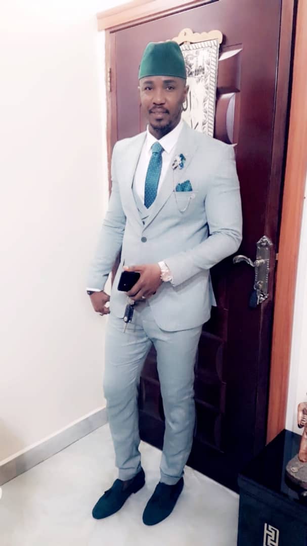 ANNIVERSAIRE WALY SECK: L'incontournable Cheikh Sarr de la Zik Fm séduit le public du grand theatre.