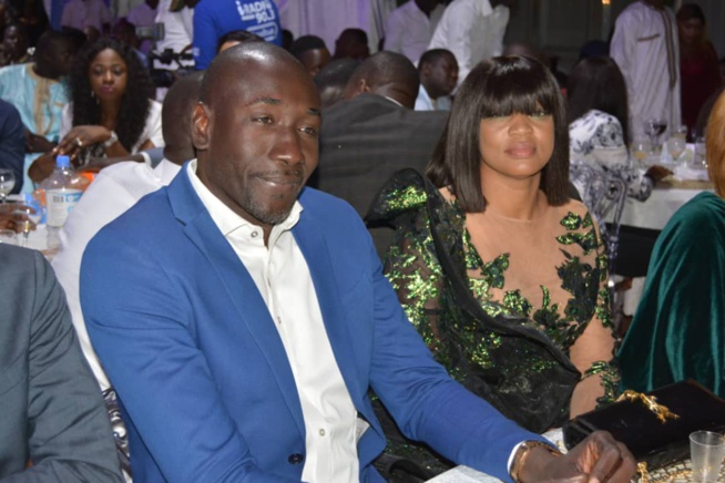 Colé Faye, patronne de Cobra Beauty Hair Shop marque le territoire du grand theatre pour l'anniversaire de son ami et frére Waly Seck. Colé Faye, patronne de Cobra Beauty Hair Shop marque le territoire du grand theatre pour l'anniversaire de son ami et frére Waly Seck.