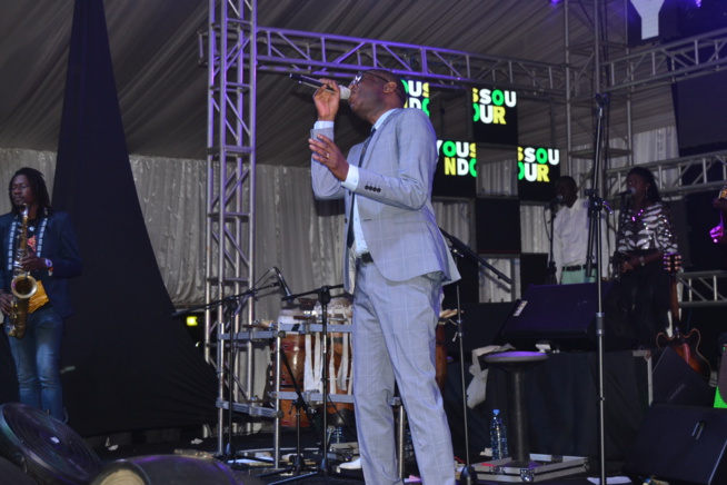En direct du King Fahd , Youssou Ndour casse la baraque et met le feu.