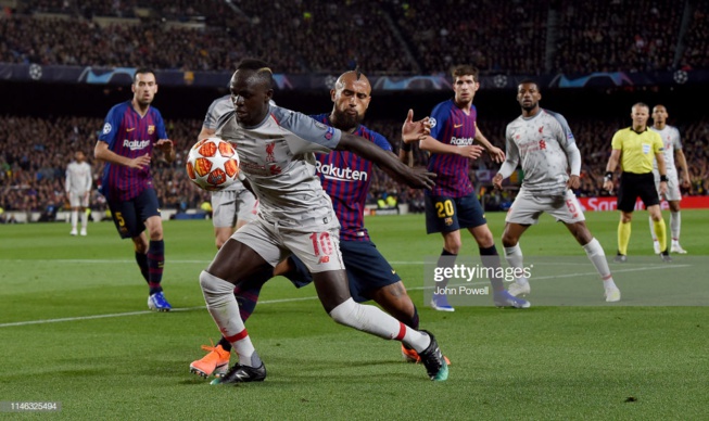La gifle de Sadio Mané à Vidal