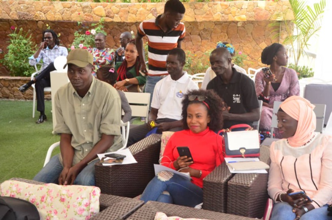 Jean Ngor Maack sort l’album Roots pour sceller des retrouvailles avec le public sénégalais. Jean Ngor Maack sort l’album Roots pour sceller des retrouvailles avec le public sénégalais.