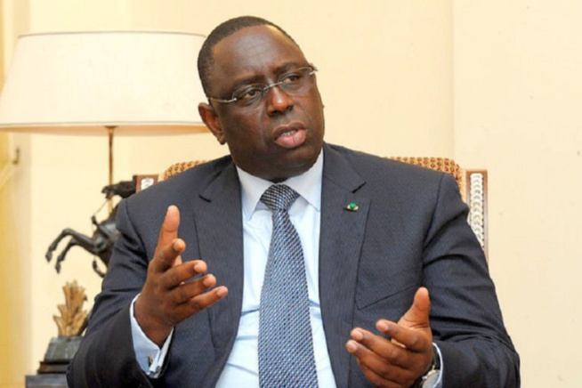 Macky Sall : "Si cela ne tenait qu'à moi, le Petit train bleu ne circulerait plus" Macky Sall : "Si cela ne tenait qu'à moi, le Petit train bleu ne circulerait plus"