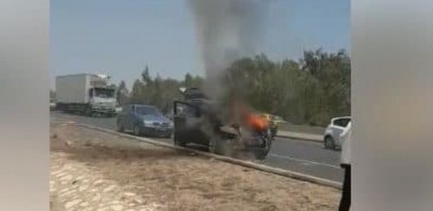 Autoroute à péage: Une voiture a pris feu ce matin Autoroute à péage: Une voiture a pris feu ce matin