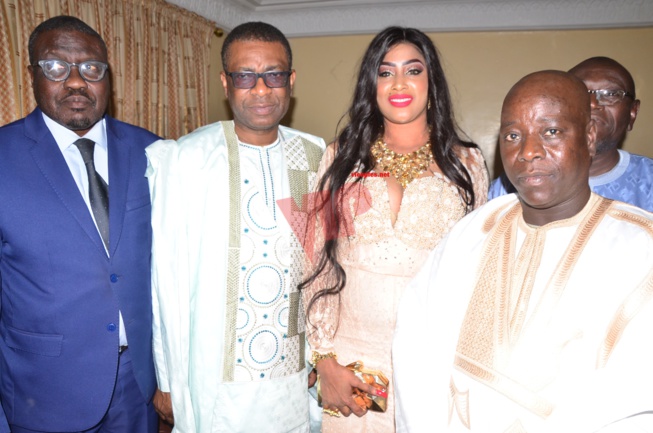 MARIAGE: L'humoriste de la TFM, Kouthia se tape l'ex mannequin Saint Louisienne Mame Sophie comme "NIAREL" MARIAGE: L'humoriste de la TFM, Kouthia se tape l'ex mannequin Saint Louisienne Mame Sophie comme "NIAREL"