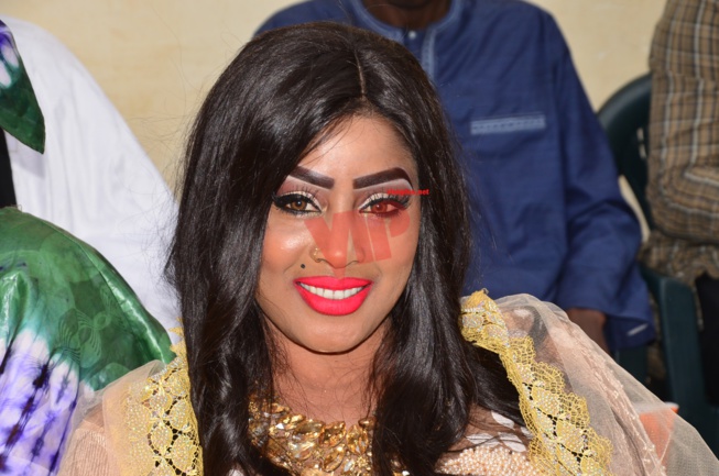 MARIAGE: L'humoriste de la TFM, Kouthia se tape l'ex mannequin Saint Louisienne Mame Sophie  comme "NIAREL"