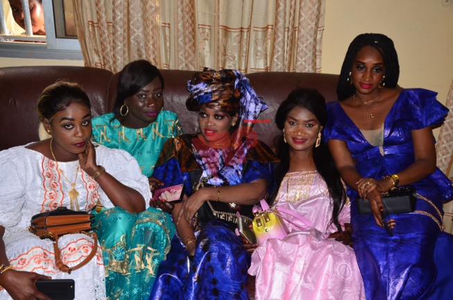 MARIAGE: L'humoriste de la TFM, Kouthia se tape l'ex mannequin Saint Louisienne Mame Sophie  comme "NIAREL"