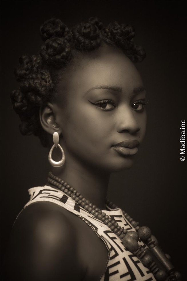 Le Top modél Bijou la Gazelle noire dans son style ravageuse. Le Top modél Bijou la Gazelle noire dans son style ravageuse.