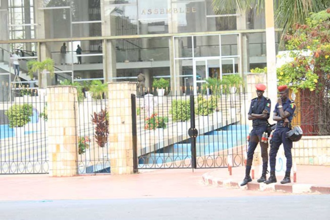 Projet de révision de la Constitution: la police étouffe dans l’œuf toute tentative de manifestation Projet de révision de la Constitution: la police étouffe dans l’œuf toute tentative de manifestation