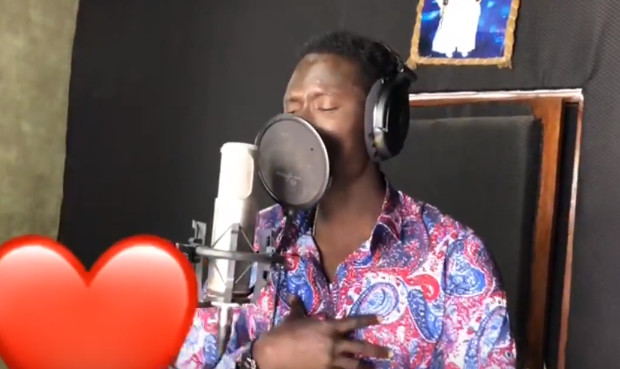 Momo Dieng reprend merveilleusement Youssou Ndour (vidéo) Momo Dieng reprend merveilleusement Youssou Ndour (vidéo)