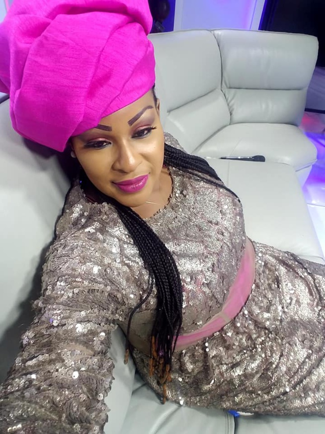 Admirez le Sagnsé de Keb’s Thiam, dans QUARTIER GÉNÉRAL, toute ravissante Admirez le Sagnsé de Keb’s Thiam, dans QUARTIER GÉNÉRAL, toute ravissante