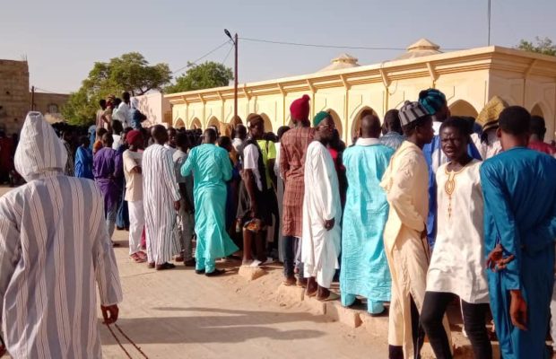 Touba: Suivez l’enterrement de Cheikh Béthio à Bakhya Touba: Suivez l’enterrement de Cheikh Béthio à Bakhya