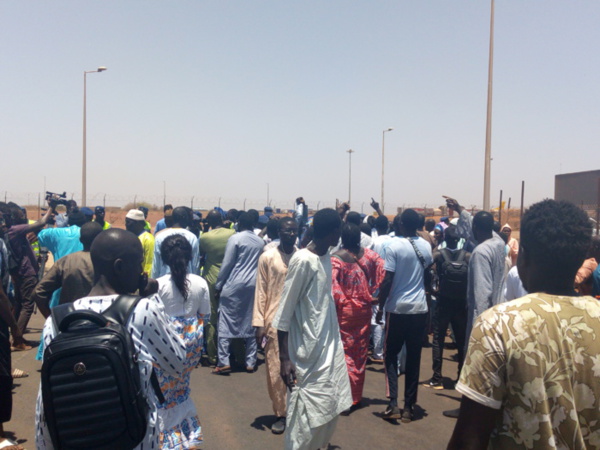 Un régiment de Thiantacounes en route pour Touba pour empêcher l'enterrement de Béthio Thioune Un régiment de Thiantacounes en route pour Touba pour empêcher l'enterrement de Béthio Thioune