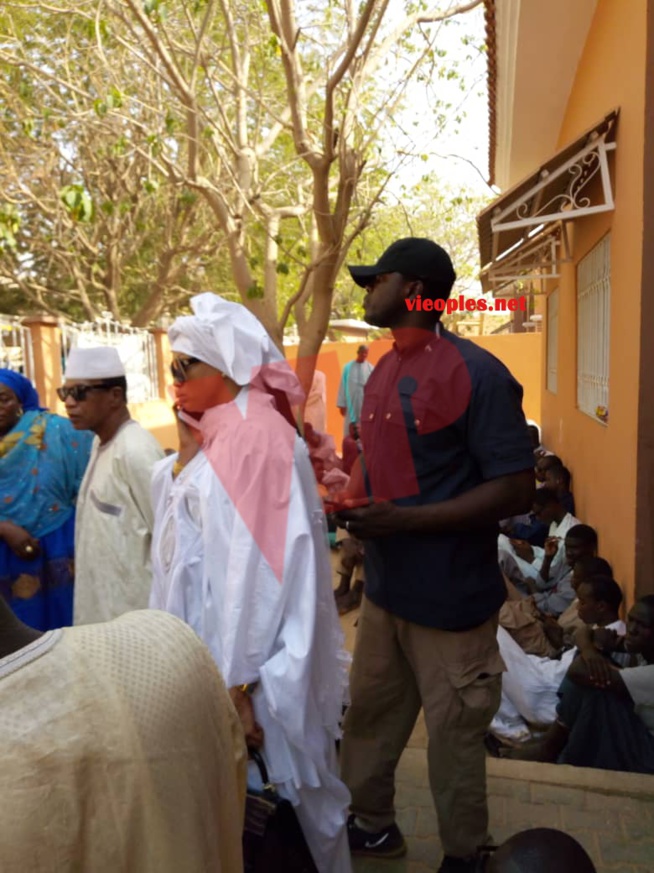 Décé de Cheikh Béthio: Colé Faye à Médinatoul Salam pour présenter ses condéléances à sa soeur et cousine Aida Saliou Diallo épouse du Cheikh.