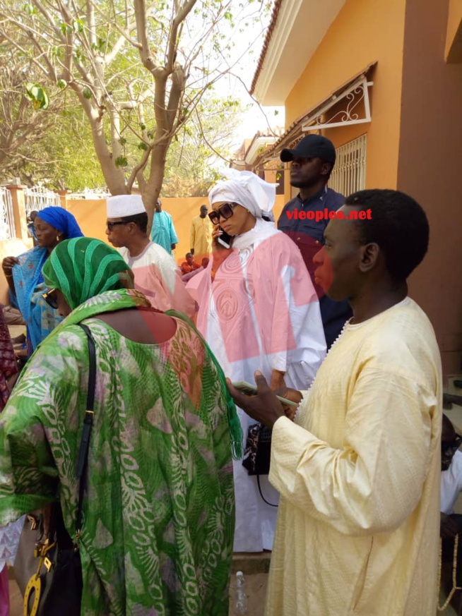 Décé de Cheikh Béthio: Colé Faye à Médinatoul Salam pour présenter ses condéléances à sa soeur et cousine Aida Saliou Diallo épouse du Cheikh.