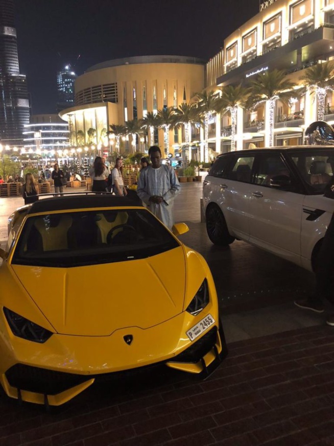La vie royale de Modou Mbacké fils de Baye Karim à Dubaï : Voiture de luxe, piscine…