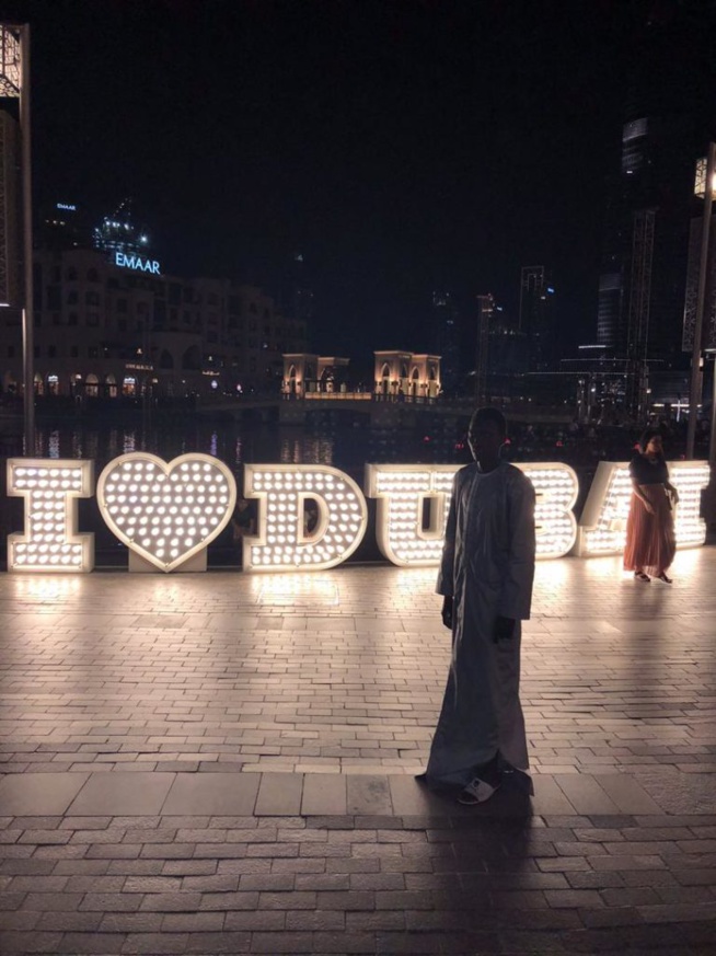 La vie royale de Modou Mbacké fils de Baye Karim à Dubaï : Voiture de luxe, piscine…