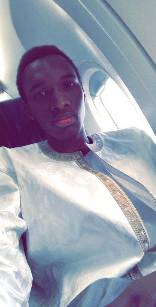 La vie royale de Modou Mbacké fils de Baye Karim à Dubaï : Voiture de luxe, piscine…