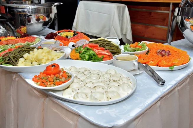 Le K LOUNGE à l'étage de chez Katia vous propose un Ndogou Buffet avec les Oustazs les vendredi, samedi et dimanche aux Almadies.