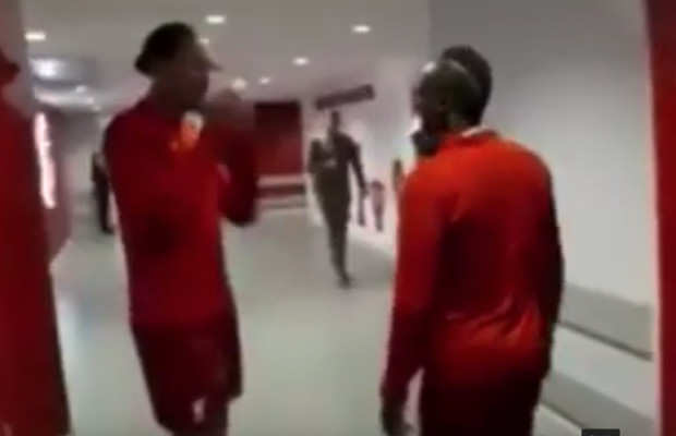 Vidéo rare : filmé par ses coéquipiers, Sadio Mané se lâche dans les vestiaires de Liverpool !