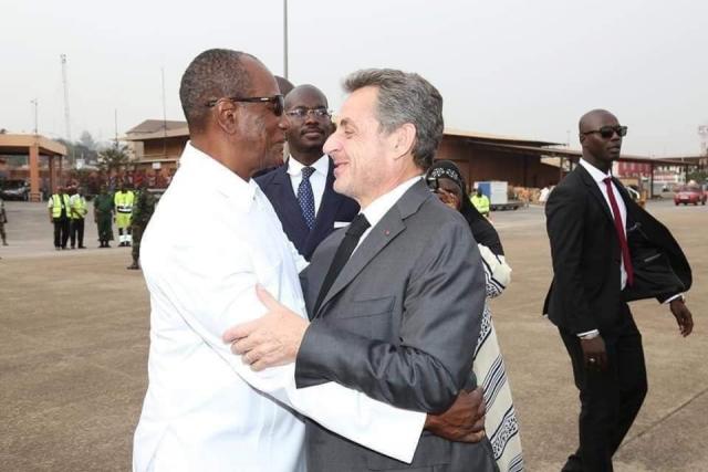 Guinée: Les allers-retours de Nicolas Sarkozy à Conakry intriguent les Guinéens Guinée: Les allers-retours de Nicolas Sarkozy à Conakry intriguent les Guinéens