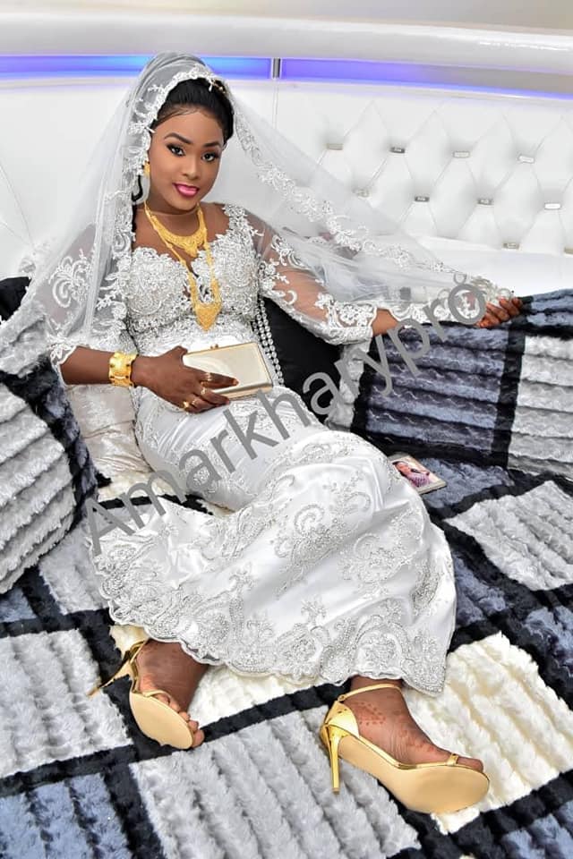Admirez la première Sagnsée de Aissatou Aida Mbaye La ravissante « Niettel » du patron de CCBM Serigne Mboup Admirez la première Sagnsée de Aissatou Aida Mbaye La ravissante « Niettel » du patron de CCBM Serigne Mboup