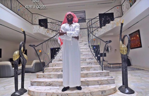 Emmanuel Adebayor : « Jésus a invité à croire en un Dieu unique, tout comme les musulmans » : « Jésus m’a guidé vers l’islam » Emmanuel Adebayor : « Jésus a invité à croire en un Dieu unique, tout comme les musulmans » : « Jésus m’a guidé vers l’islam »