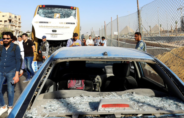 17 TOURISTES BLESSÉS DANS UN ATTENTAT EN ÉGYPTE, À UN MOIS DE LA CAN 17 TOURISTES BLESSÉS DANS UN ATTENTAT EN ÉGYPTE, À UN MOIS DE LA CAN