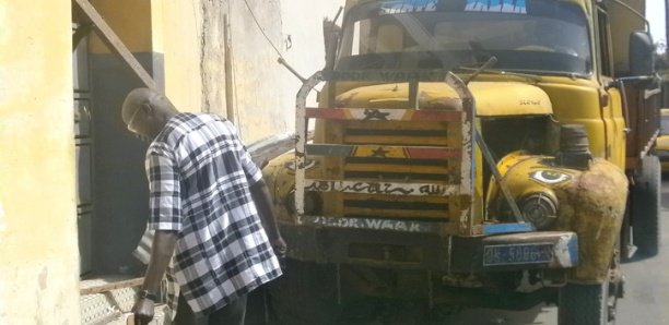 Hann-Bel Air : Un camion fauche mortellement une fillette de 5 ans Hann-Bel Air : Un camion fauche mortellement une fillette de 5 ans
