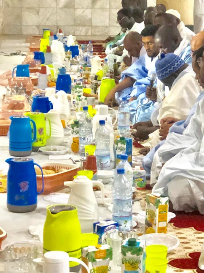 Les images du copieux Ndogou à la grande Mosquée de Touba – Regardez Les images du copieux Ndogou à la grande Mosquée de Touba – Regardez