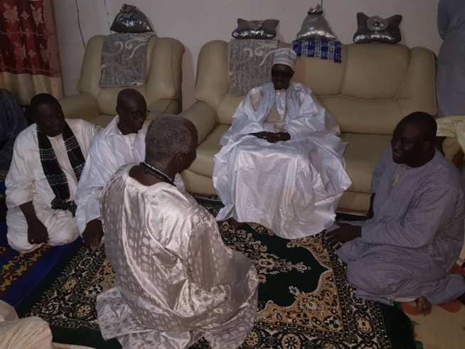 Serigne Bass Abdou Khadre chez les Baye Fall Serigne Bass Abdou Khadre chez les Baye Fall