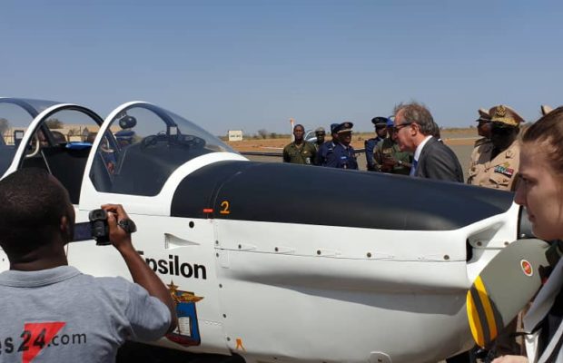Voici les 2 aéronefs TB30 Epsilon de l’armée sénégalaise offert par la France Voici les 2 aéronefs TB30 Epsilon de l’armée sénégalaise offert par la France