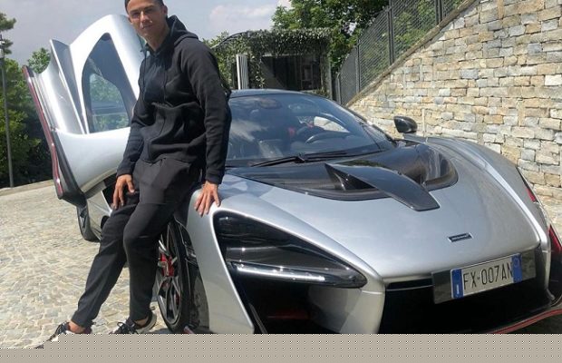 Cristiano Ronaldo pose avec son nouveau bolide… à 930 000€ !