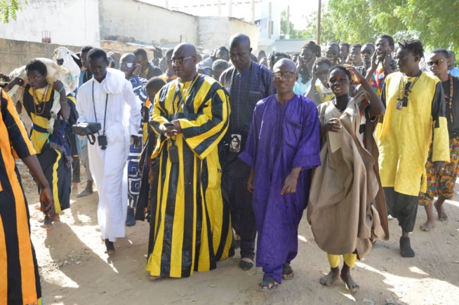 Un million et un bélier, le "Ndogou ziar" de Serigne Baba à Serigne Bassirou Fall Alhourane à Touba. Un million et un bélier, le "Ndogou ziar" de Serigne Baba à Serigne Bassirou Fall Alhourane à Touba.