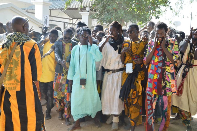 Un million et un bélier, le "Ndogou ziar" de Serigne Baba à Serigne Bassirou Fall Alhourane à Touba. Un million et un bélier, le "Ndogou ziar" de Serigne Baba à Serigne Bassirou Fall Alhourane à Touba.