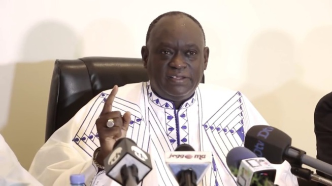 Me El Hadji Diouf accuse : « ces associations des droits de l’homme, dirigées par des francs-maçons qui s’opposent à la peine de mort » Me El Hadji Diouf accuse : « ces associations des droits de l’homme, dirigées par des francs-maçons qui s’opposent à la peine de mort »