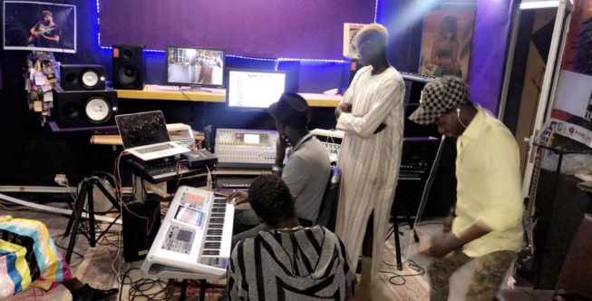 Séance de studio avec *Pama Dieng* du lourd s’annonce Séance de studio avec *Pama Dieng* du lourd s’annonce