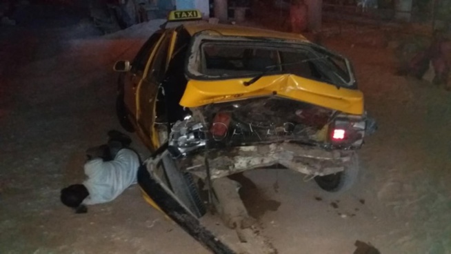 Pont de l'émergence : Un taxi heurte huit personnes et tombe dans le bassin