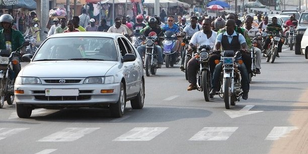 Côte d'Ivoire : imbroglio juridique autour des motos-taxis d'Abidjan Côte d'Ivoire : imbroglio juridique autour des motos-taxis d'Abidjan