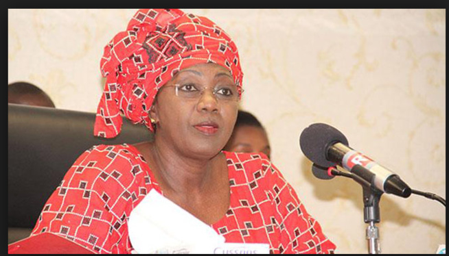 Aminata Tall très en colère contre Mimi Touré Aminata Tall très en colère contre Mimi Touré