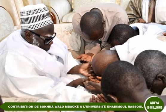 ,La fille aînée de Serigne Saliou Mbacké donne un adiya de 16 millions à Serigne Mountakha Mbacké