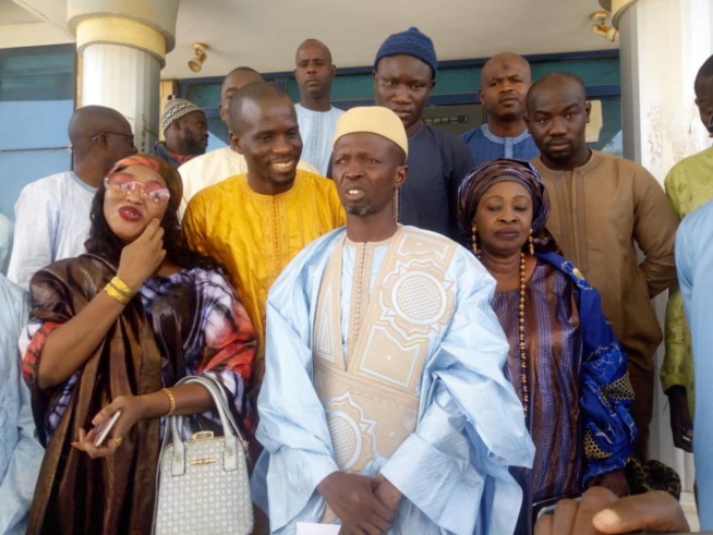 Ziar du PDS à Touba : Me Wade écarte Oumar Sarr de sa délégation (photo) Ziar du PDS à Touba : Me Wade écarte Oumar Sarr de sa délégation (photo)