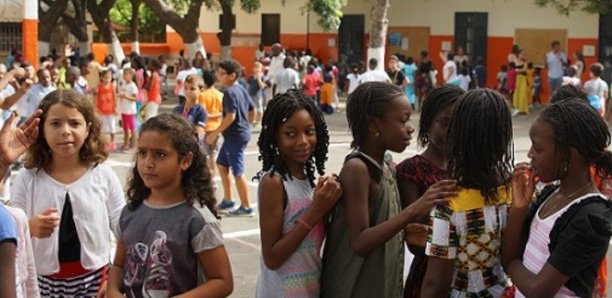 Ecoles franco-sénégalaises: MackySall cède la tutelle à la France Ecoles franco-sénégalaises: MackySall cède la tutelle à la France