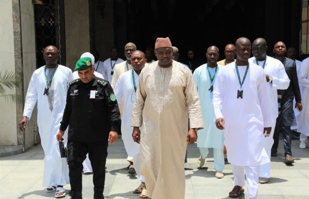 Oumra : Le Président Adama Barrow À La Mecque
