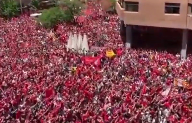 Vidéo : L’incroyable You’ll Never Walk Alone des 120 milles supporters de Liverpool à Madrid Vidéo : L’incroyable You’ll Never Walk Alone des 120 milles supporters de Liverpool à Madrid