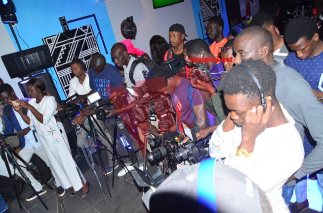 NDOGOU PRESSE: Le nouvel album de TITI La lionne servit à la presse. NDOGOU PRESSE: Le nouvel album de TITI La lionne servit à la presse.